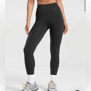 Women’s Gymshark Elevate Leggings - Black - Size Medium